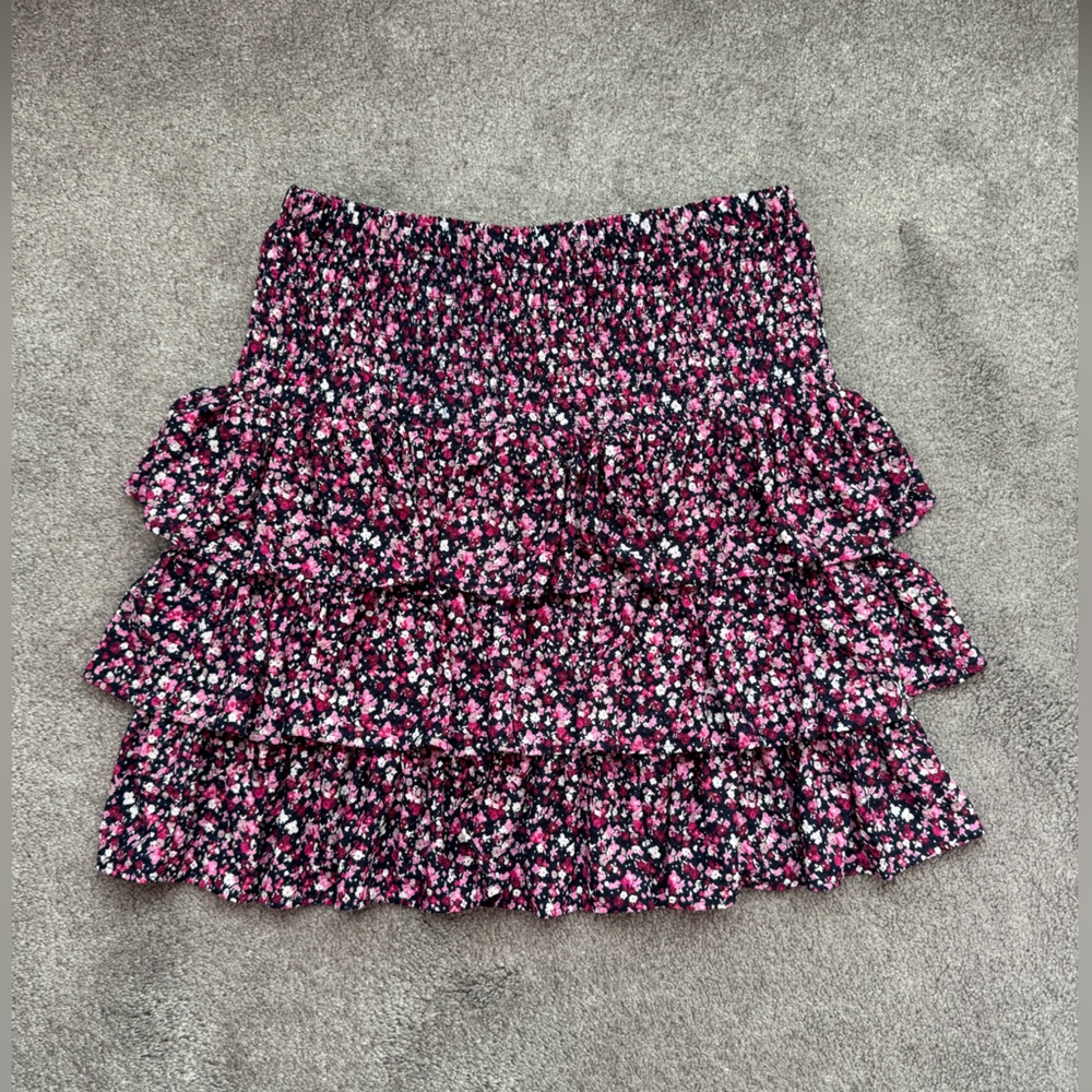 Michael Kors Ruffled Skirt, Stretchy and fits up to size large